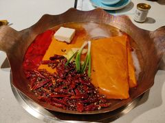 -墨居上隐·院子里火锅(峨眉店)
