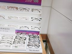 -爱视眸Eyeblling眼镜·依视路·蔡司镜片折扣店(百联南方商城购物中心)
