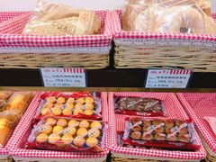 -红宝石·鲜奶小方·海派西点房(丰庄店)