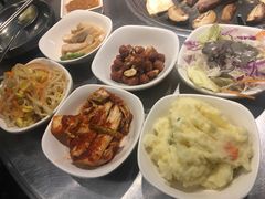 小菜-韩聚屋韩国烤肉餐厅(新北万达店)