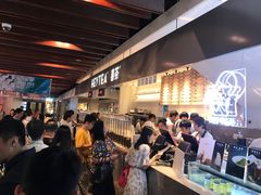 等位区-喜茶(上海正大广场店)