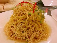 -忆江南酒店(交通大学咸宁路地铁站店)