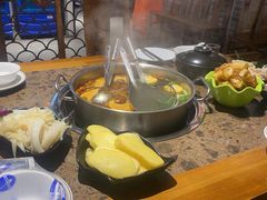 -悦牧·酸汤牛肉火锅(沃尔玛店)