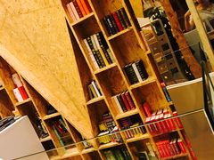 -新华里咖啡书吧(新华书店小寨店)