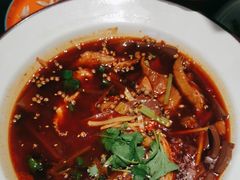 -川流不息·地道川菜·小龙虾(松东路店)