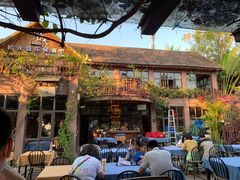 -拾光音乐餐酒吧(告庄星光夜市店)