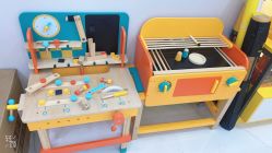 -菠萝树益智玩具体验馆(同成街华联店)