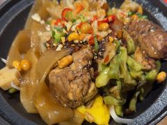 -老牌坊云南鱼豆花火锅(哈西万达店)