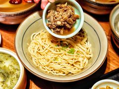 -蟹黄鱼·海派深夜面馆(巨鹿路店)