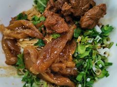 -钢阳酸菜红烧牛肉面(季乐路店)