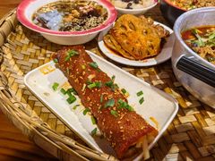 -爆炸头阿姨小四川正宗川味小吃(无任何分店)