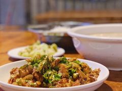 -茅屋大酒店