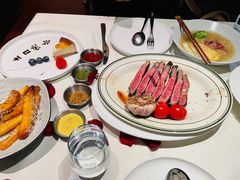 -MONICH牛排融合餐厅(和义大道购物中心店)