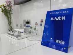 -靓芙泉专研痘痘肌