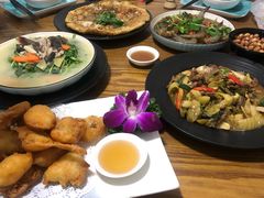 酸菜炒牛肉-唔止卤嘢·潮州菜(鹭江店)