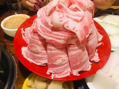 -洞庭洲·防空洞火锅·烧烤·铜锅涮肉(新百广场店)