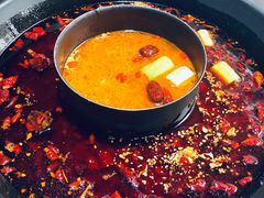 麻辣加番茄鸳鸯锅-麻辣英雄重庆火锅(常平店)