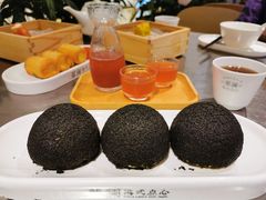 黑金叉烧梅菜酥皮包-蔡澜点心·粤菜(万菱汇店)