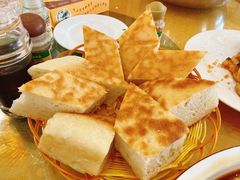 本店特色发面饼-雪野鱼头大王邢府公老店(雪野湖店)
