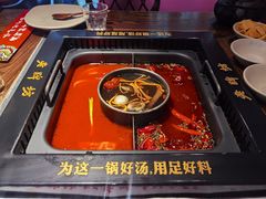 -老牌坊云南鱼豆花火锅(哈西万达店)