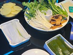 -唯爱KTV聚会餐厅(仙林东城汇店)