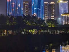 -万绿园