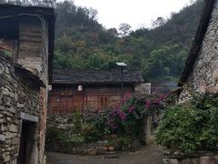 -高荡千年布依古寨旅游景区