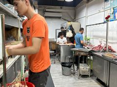 -巴汗羊肉串烧烤店