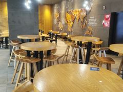 大堂-星巴克臻选(舟山凯虹广场店)