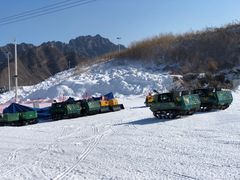 -荣盛康旅野三坡滑雪场