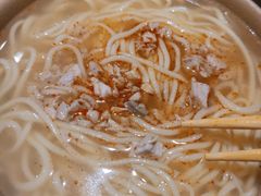 -亮亮面馆(经六路店)