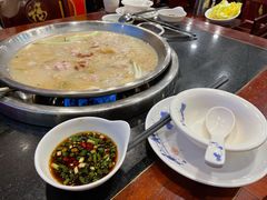 -老来福·非遗酸汤兔(凯旋路店)