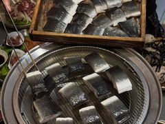 -围炉肉舍•炭烤活鳗•丹东海鲜烤肉(步行街店)