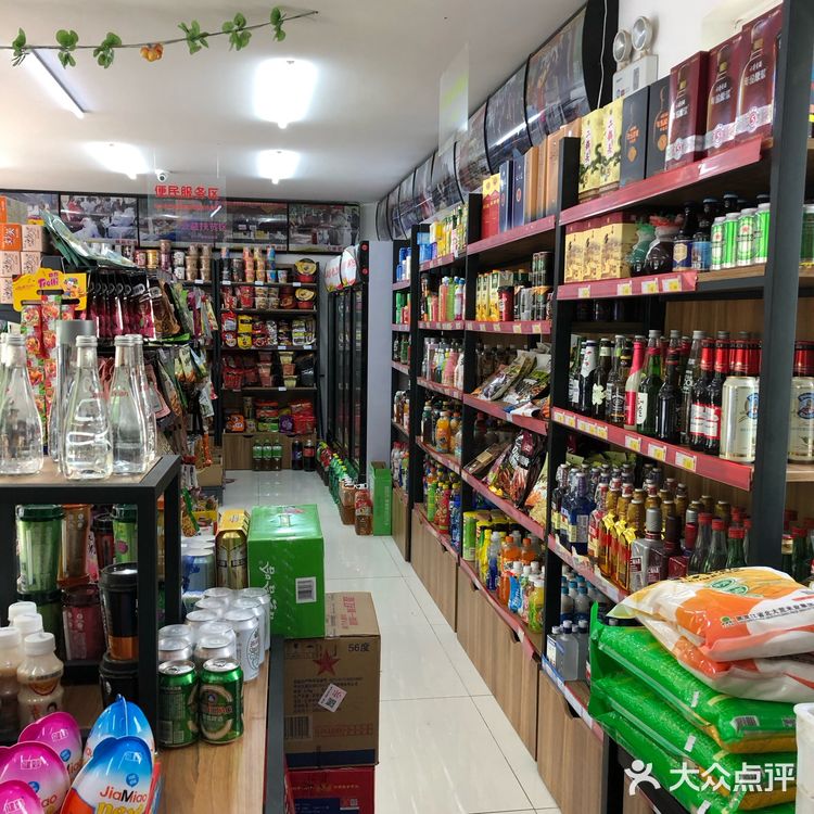 完好的衣服、玩具、电器、棉被都可以，拿来这里捐哦！！