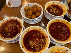 黄豆芽-炉小二铜锅牛蛙•川湘菜(三里屯店)