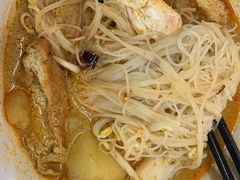 -亚王咖喱鸡米粉面