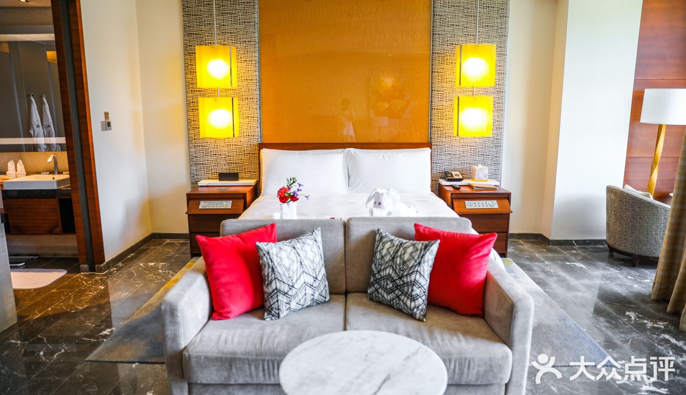 基本每间房间都可以看到海，房间内有一个独立的阳台