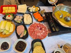 浓汤原只花胶鸡煲-鲜入围煮花胶鸡海鲜火锅