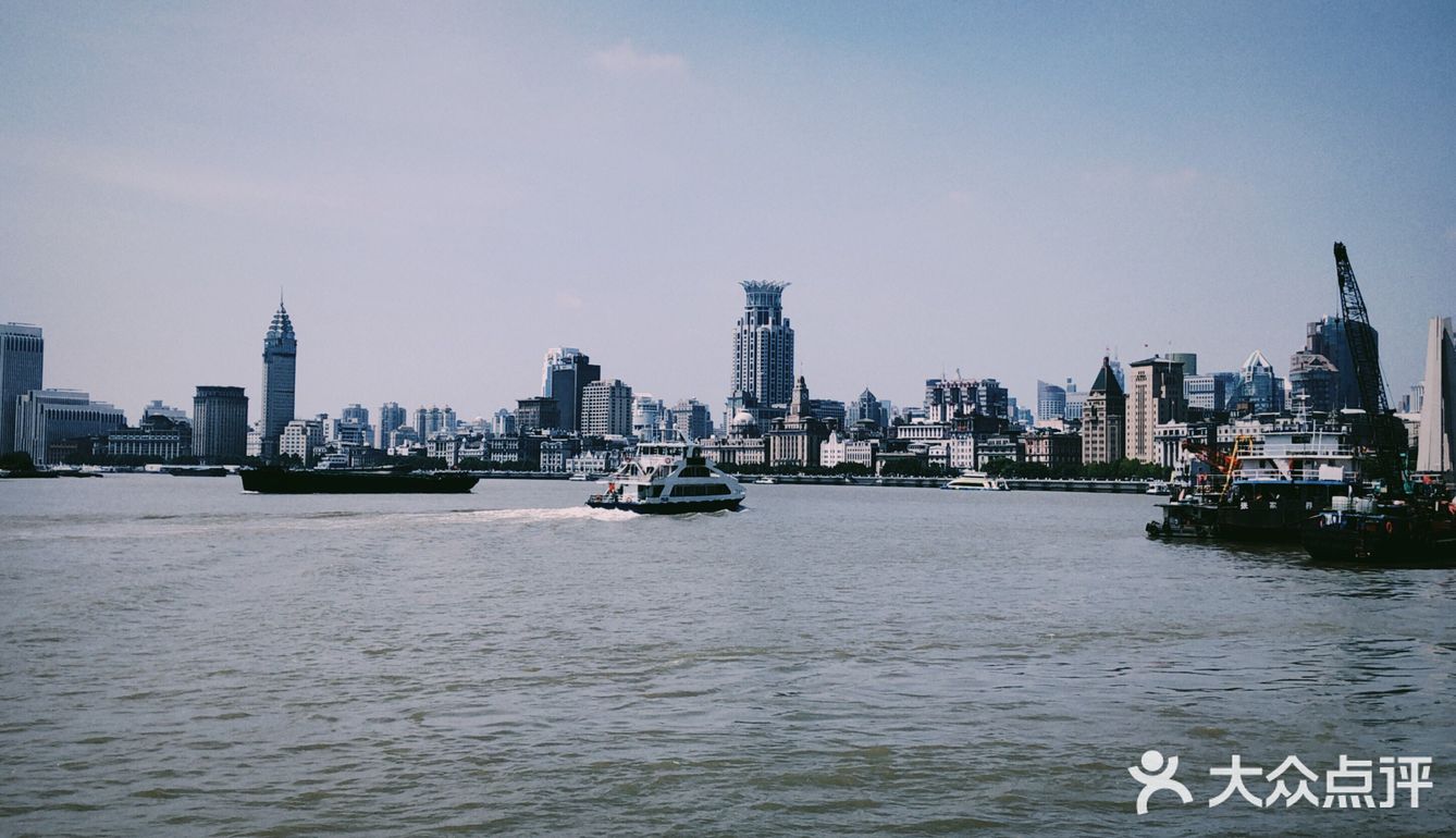 白天的上海外滩把我烤至金黄