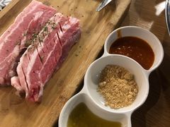 -江南猪肉商会无限续吃(弘大店)
