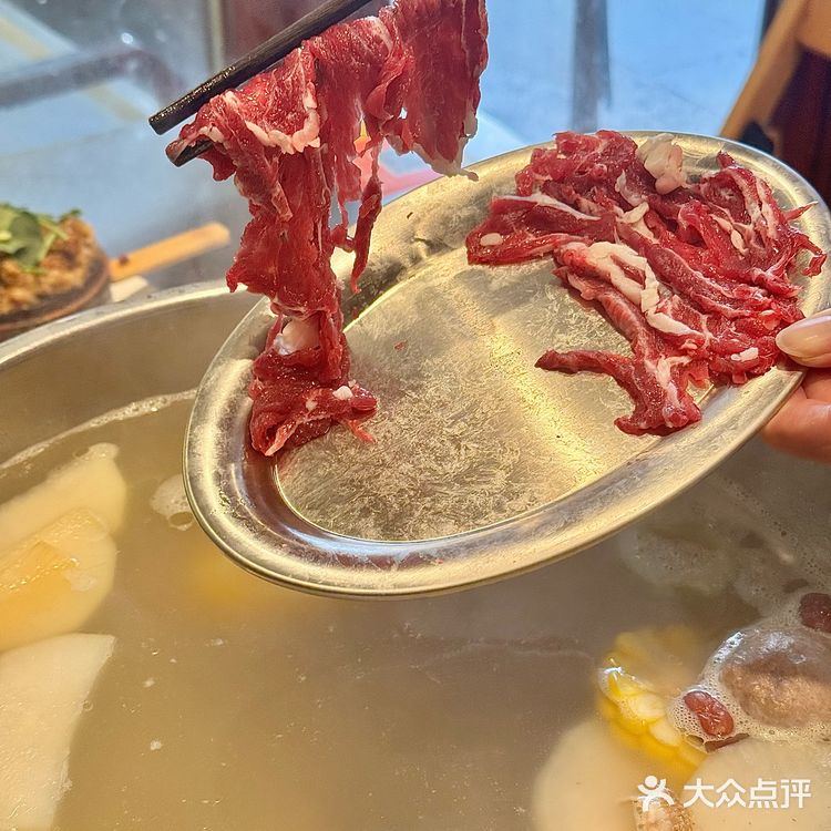 这家全球🌏有肉源的牛肉火锅的肉感确实不一样