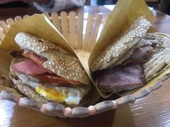 烧饼夹肘子-京容合·老北京烧饼夹肉(珠江八区店)