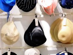 -名创优品(北京新中关购物中心地铁层店)