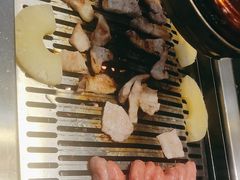 -臻牛烤肉