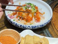 -亮欢寨酸汤鱼(沙冲路店)
