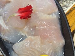 -老牌坊云南鱼豆花火锅(哈西万达店)