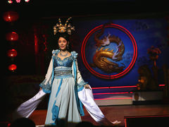 -金东尼人妖秀