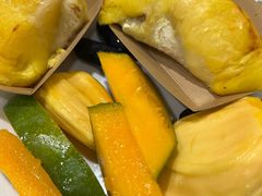 -金马门国际美食百汇(珞喻路店)