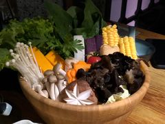 -湊湊火锅·茶憩(新中关购物中心店)