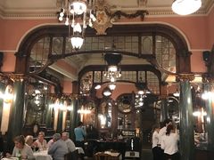-Majestic Café